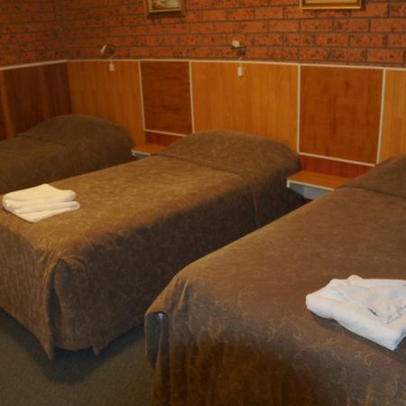 Golden Leaf Motel Myrtleford Room photo