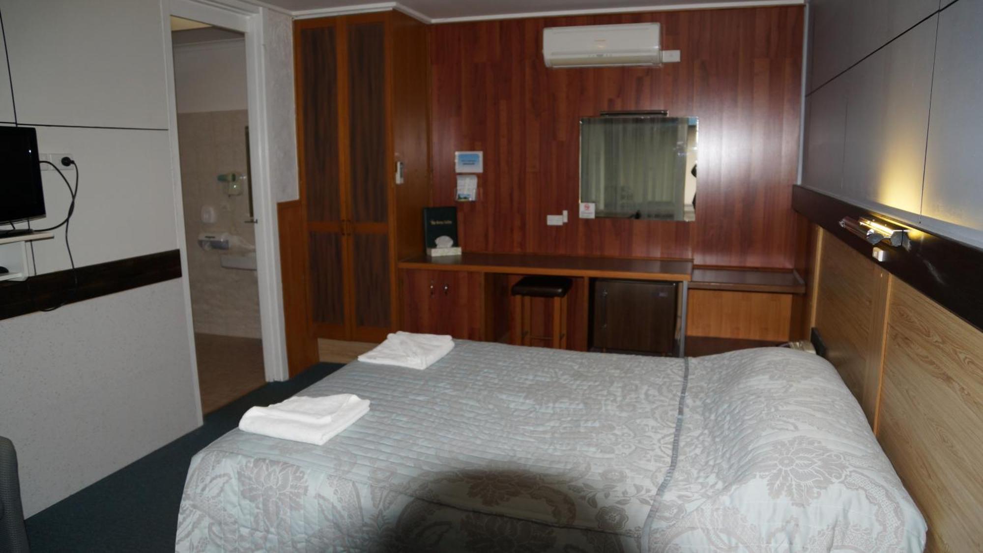 Golden Leaf Motel Myrtleford Room photo